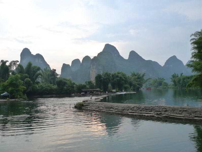 Dragon River Retreat Hotel หยางซั่ว ภายนอก รูปภาพ